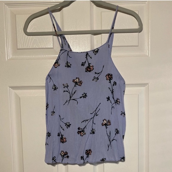 Lush Purple crop top with open back - Picture 2 of 3